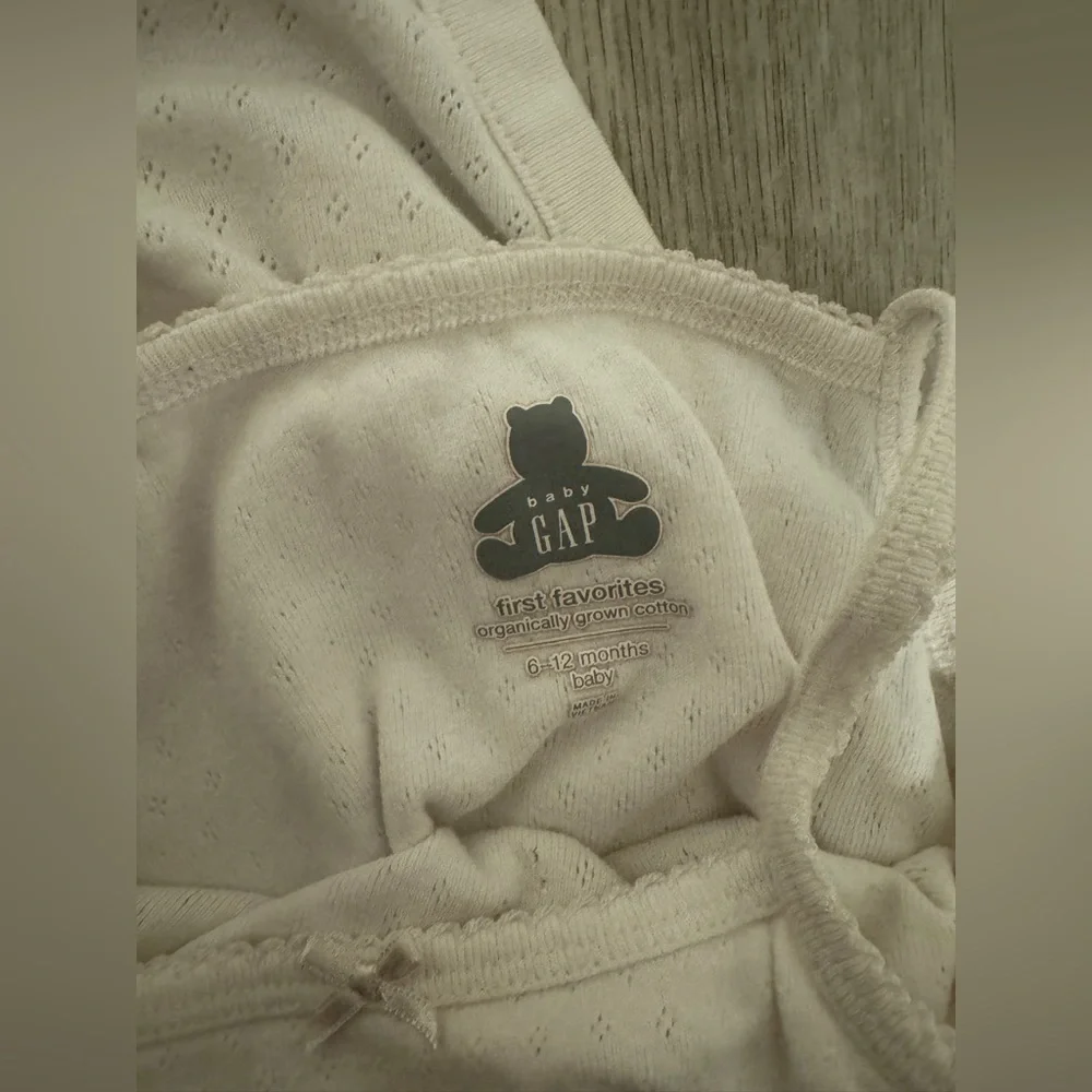Baby gap first favorites organically grown cotton girl size 6-12 onesies